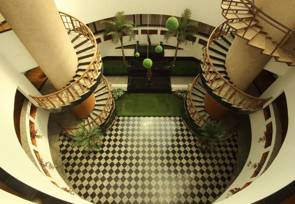 Biji'S Hill Retreat Hotel โลนาวาลา ภายนอก รูปภาพ