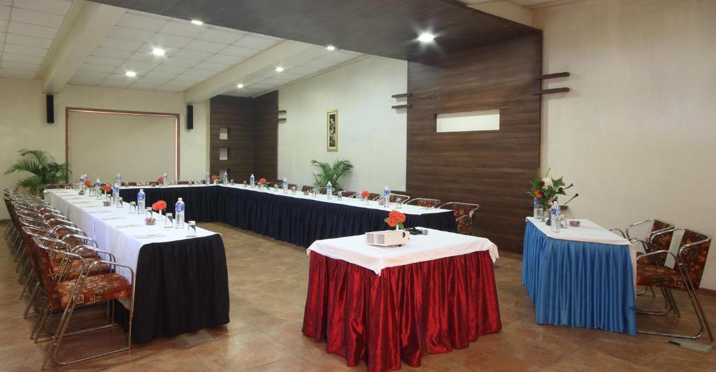 Biji'S Hill Retreat Hotel โลนาวาลา ภายนอก รูปภาพ